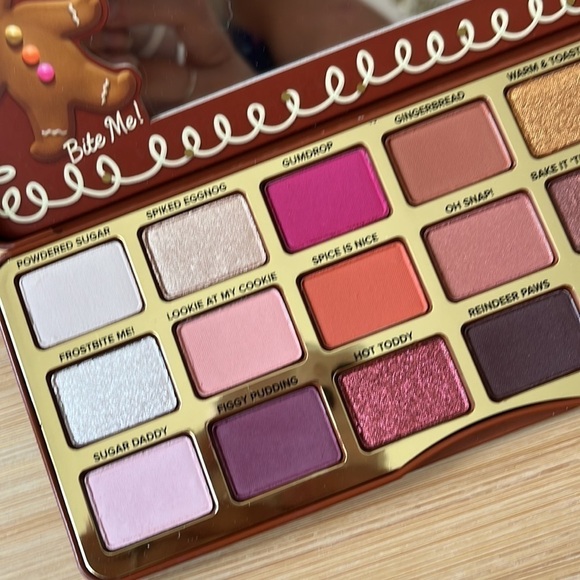 Brand New Too Faced Gingerbread Eyeshadow Palette & Betsey Johnson Earrings Set - Picture 9 of 14